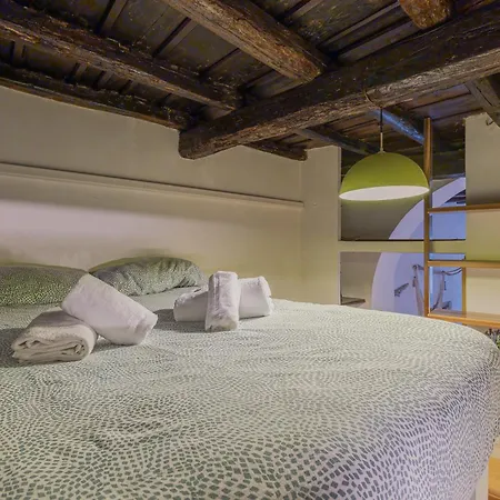 アパート Loft Bohemien A Trastevere ローマ